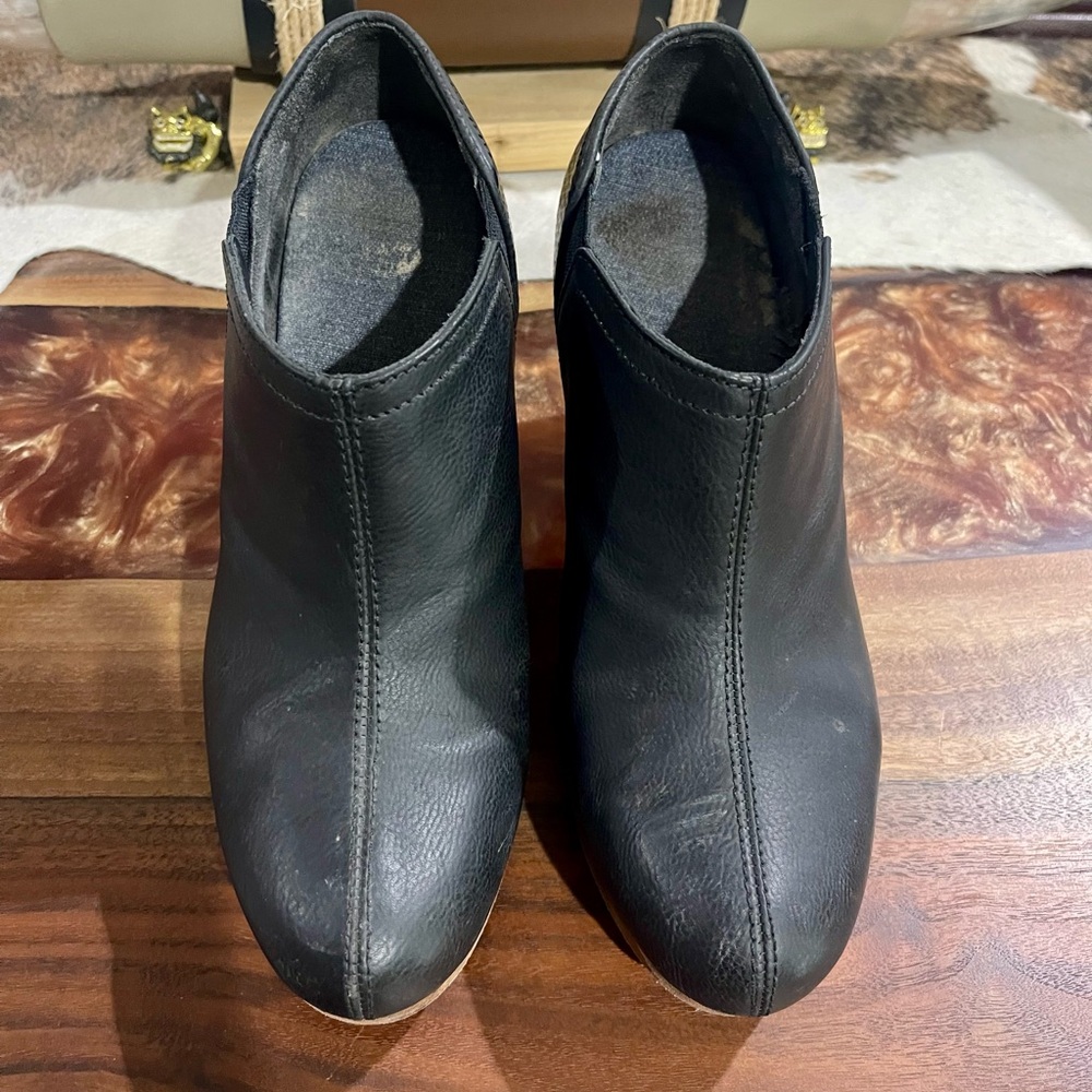 Dr. Scholl’s Harlow Black Leather Ankle Boots